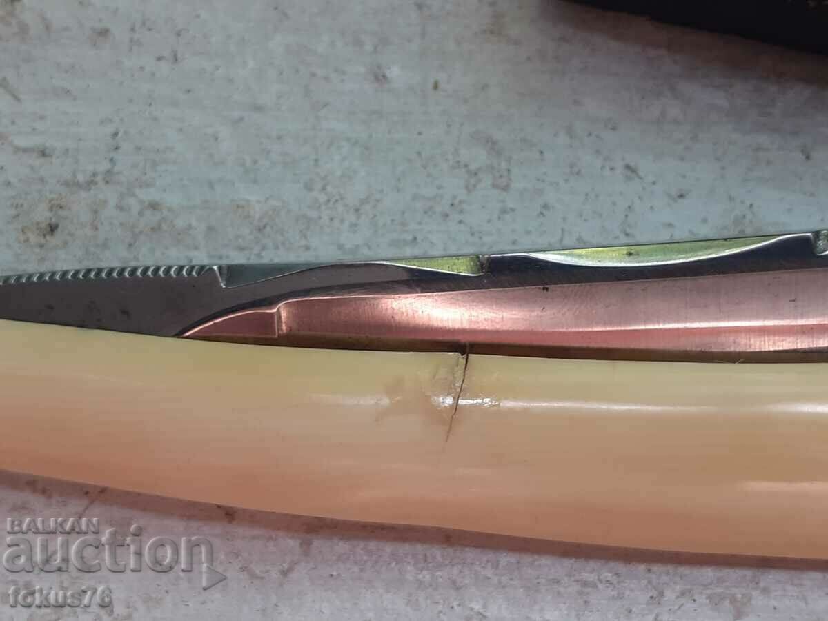 A beautiful French razor with an ivory handle - 6