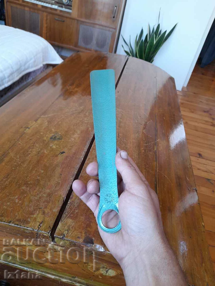 Delivery of Old shoemaker Delivery of Old shoemaker