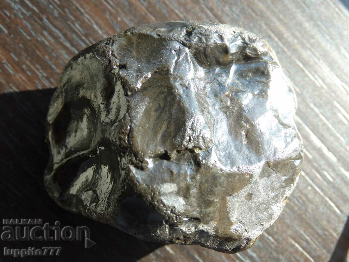 Auction 484.80 carats of natural black obsidian Auction 484.80 carats of natural black obsidian