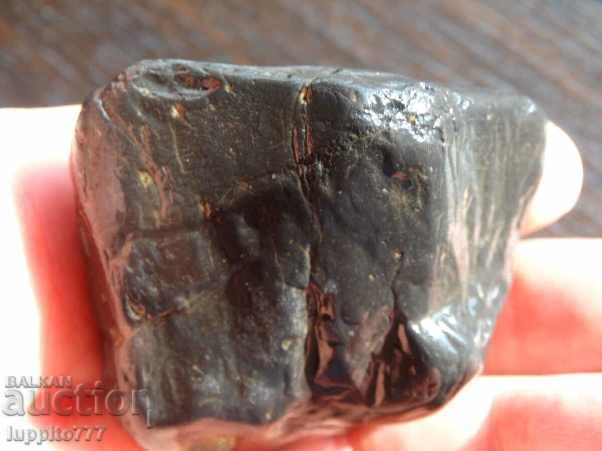 Παράδοση 718,60 καράτια φυσικός μαύρος οψιανός