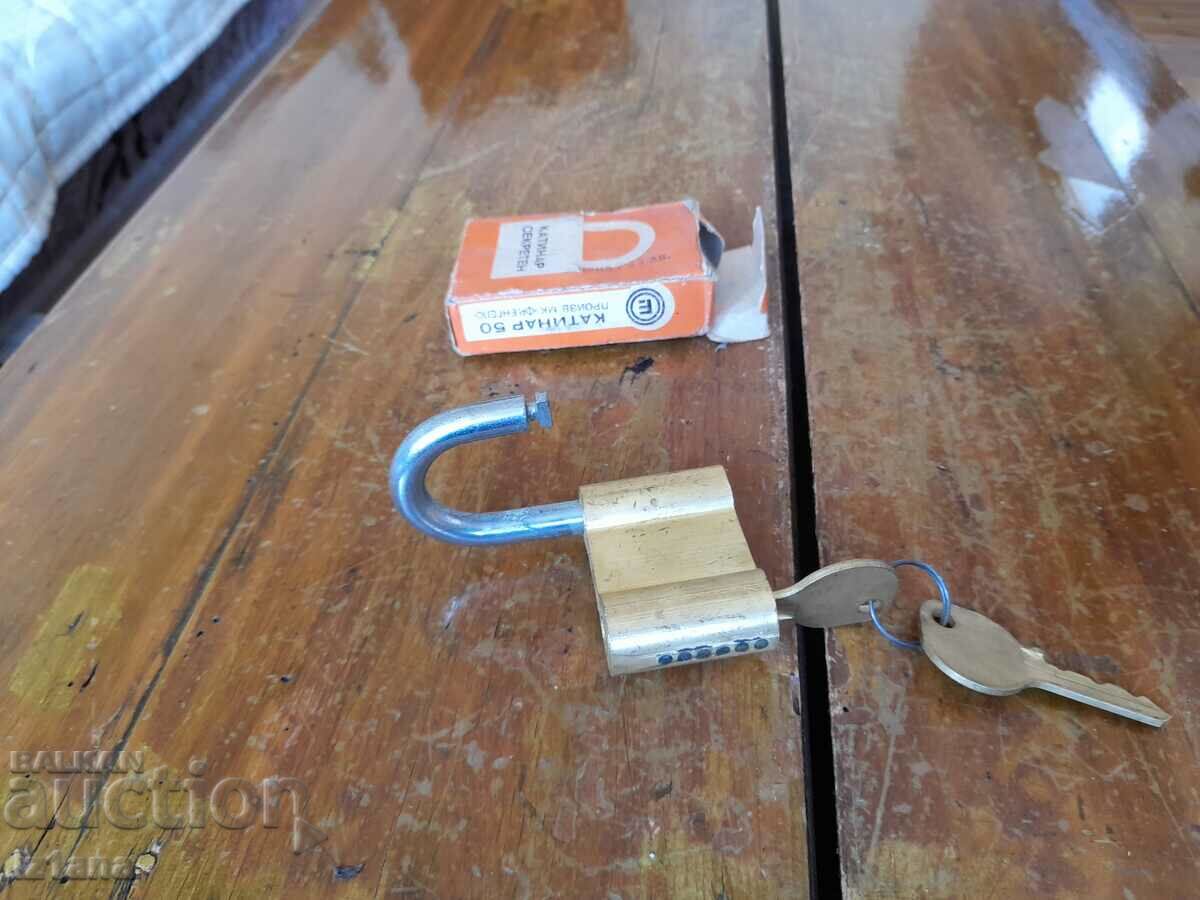 Παλιό λουκέτο 50 - 6 Παλιό λουκέτο 50 - 6