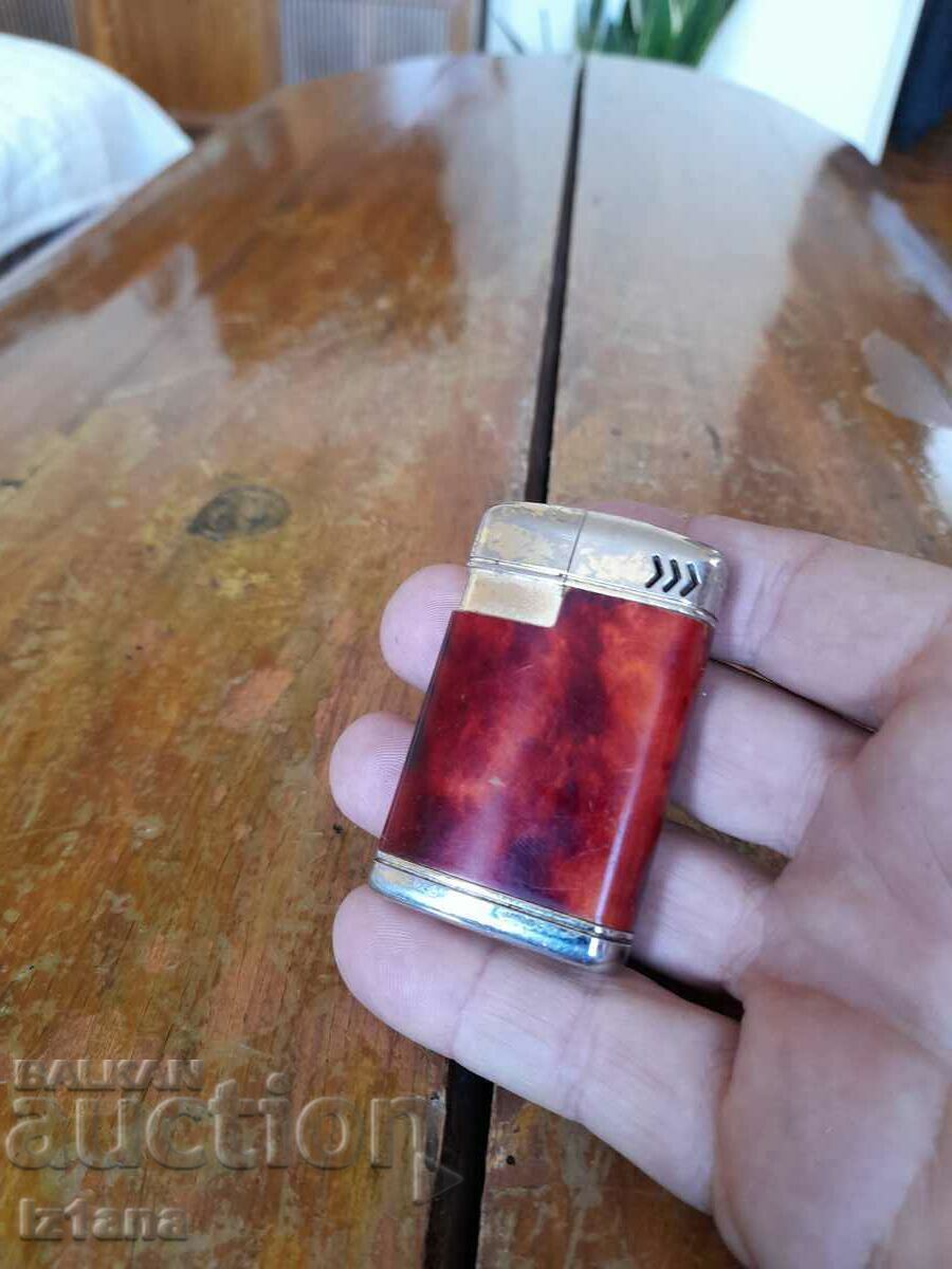 Auction Old Ronson lighter Auction Old Ronson lighter