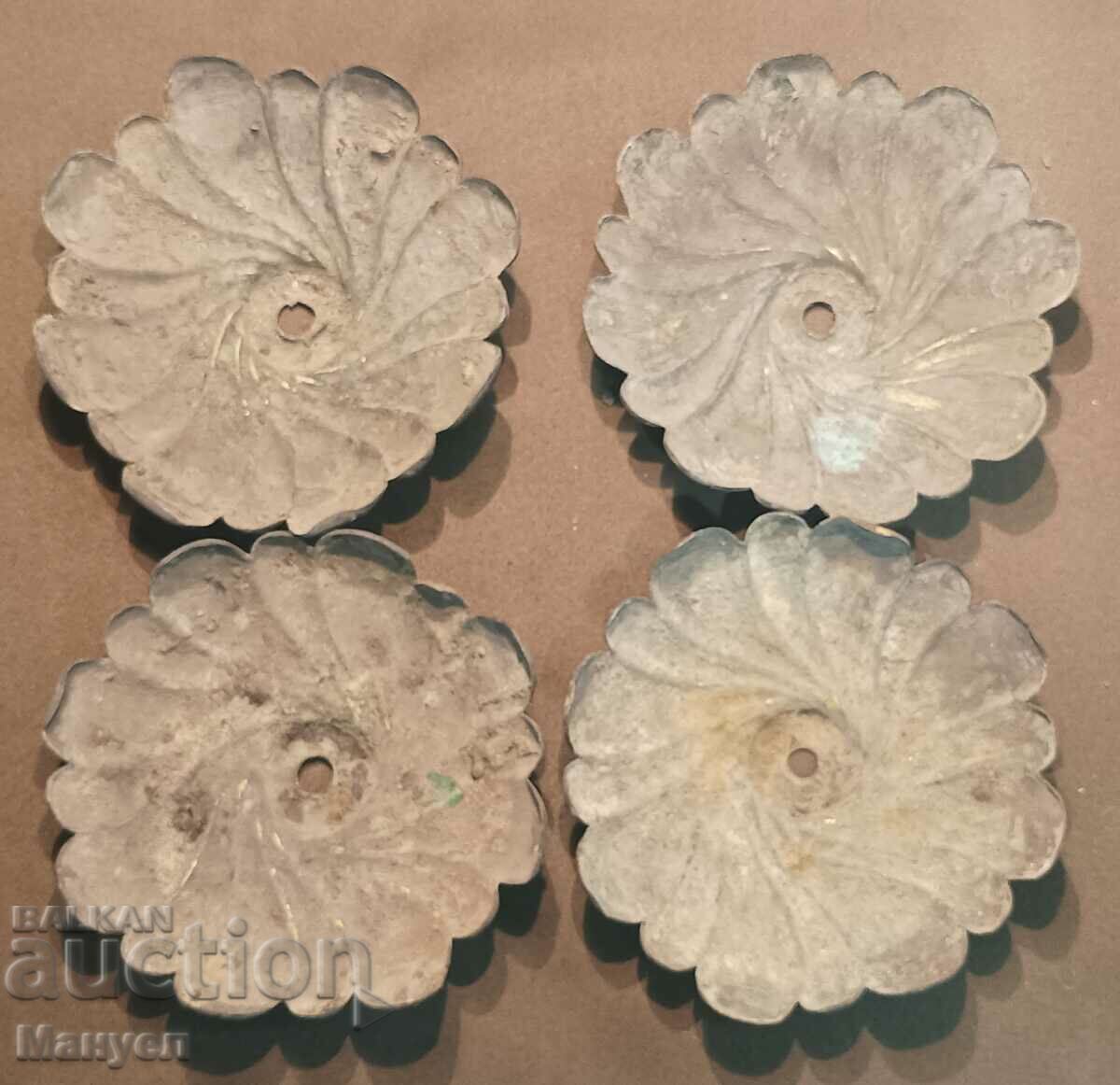 Auction Old elements, ornaments 4 pieces of brass. Auction Old elements, ornaments 4 pieces of brass.