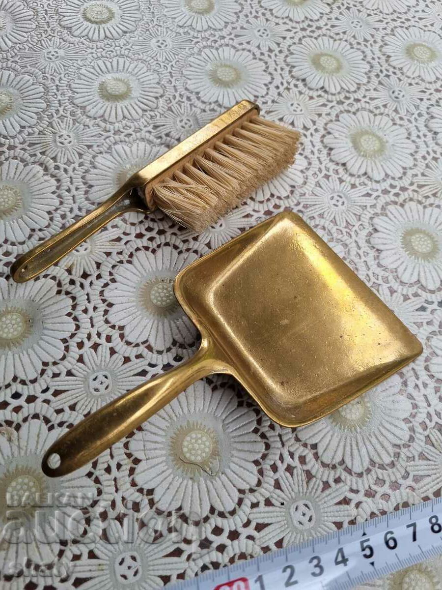 Bronze table set. Brush with paddle with price 45.00 BGN | € 23.01 Bronze table set. Brush with paddle with price 45.00 BGN | € 23.01