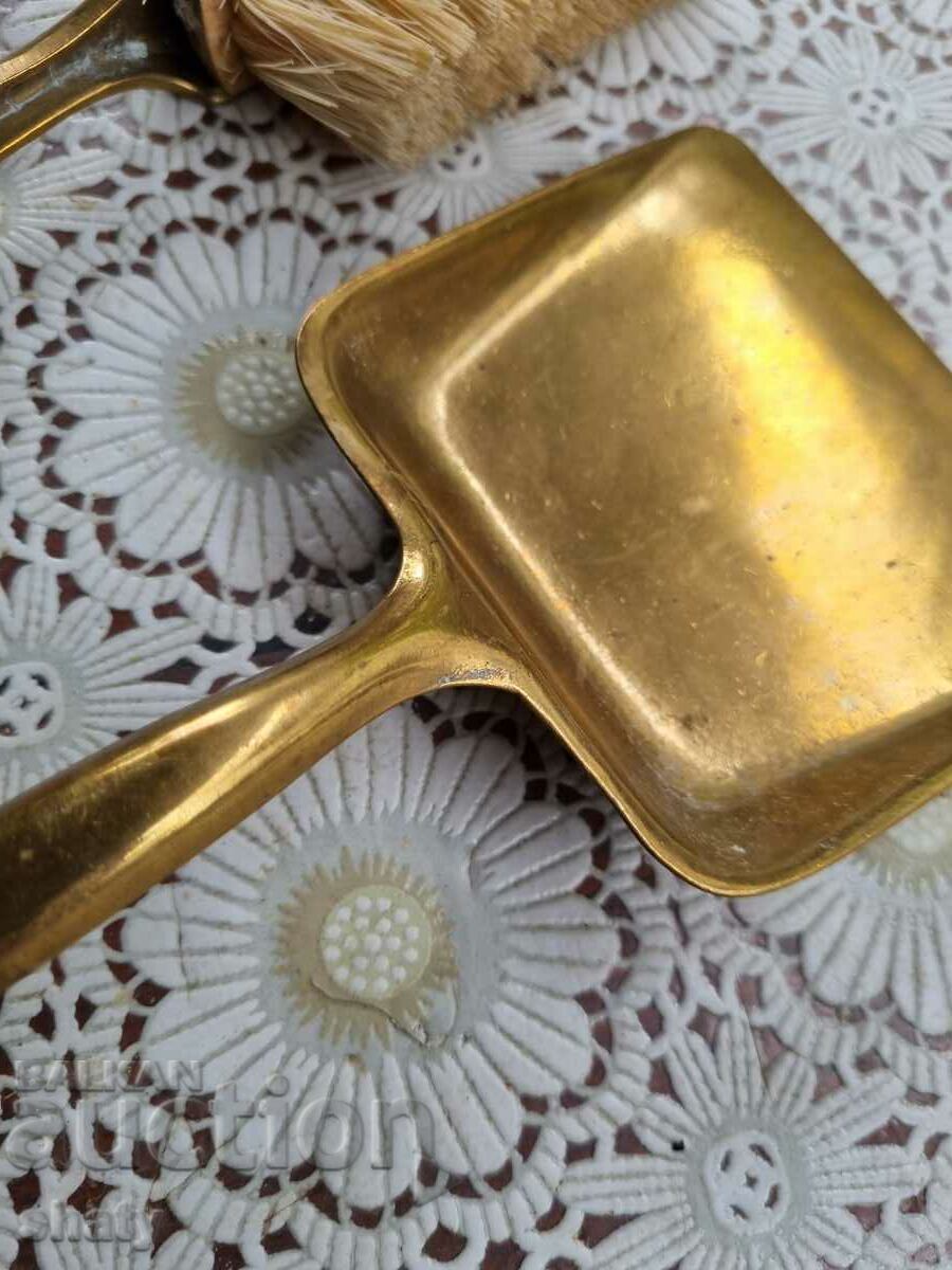 Bronze table set. Brush with paddle - 5 Bronze table set. Brush with paddle - 5