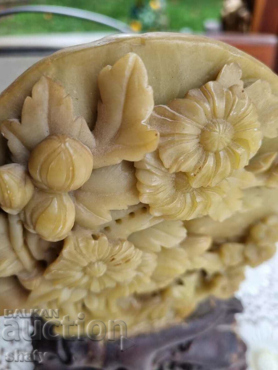 Μια πέτρινη φιγούρα. Νεφρίτης. με τιμή 125.00 BGN | € 63.91 Μια πέτρινη φιγούρα. Νεφρίτης. με τιμή 125.00 BGN | € 63.91