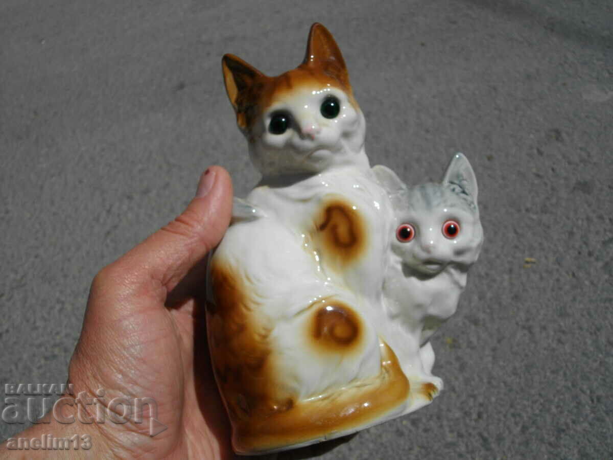 OLD GDR PORCELAIN CATS with price 75.00 BGN | € 38.35 OLD GDR PORCELAIN CATS with price 75.00 BGN | € 38.35