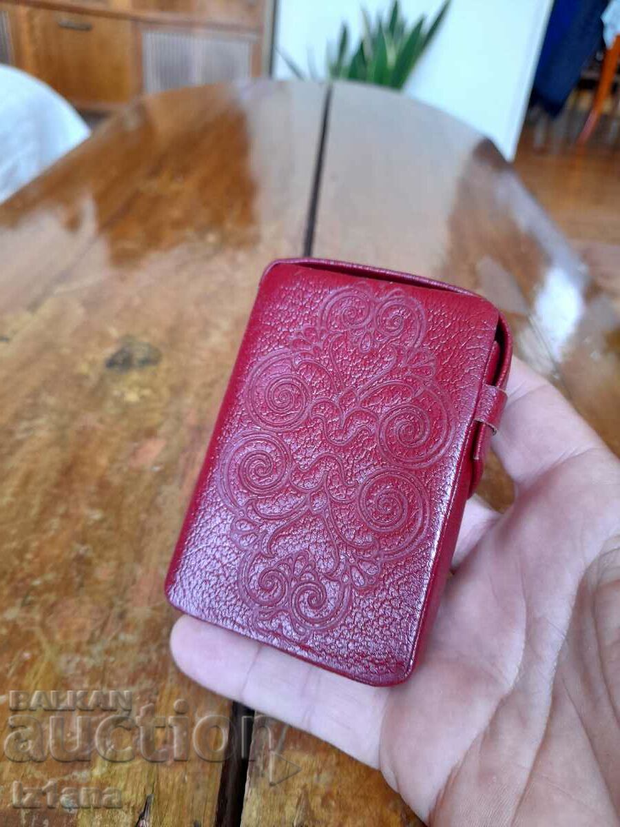 Παλιά δερμάτινη ταμπακιέρα για τσιγάρα, θήκη με τιμή 25.00 BGN | € 12.78