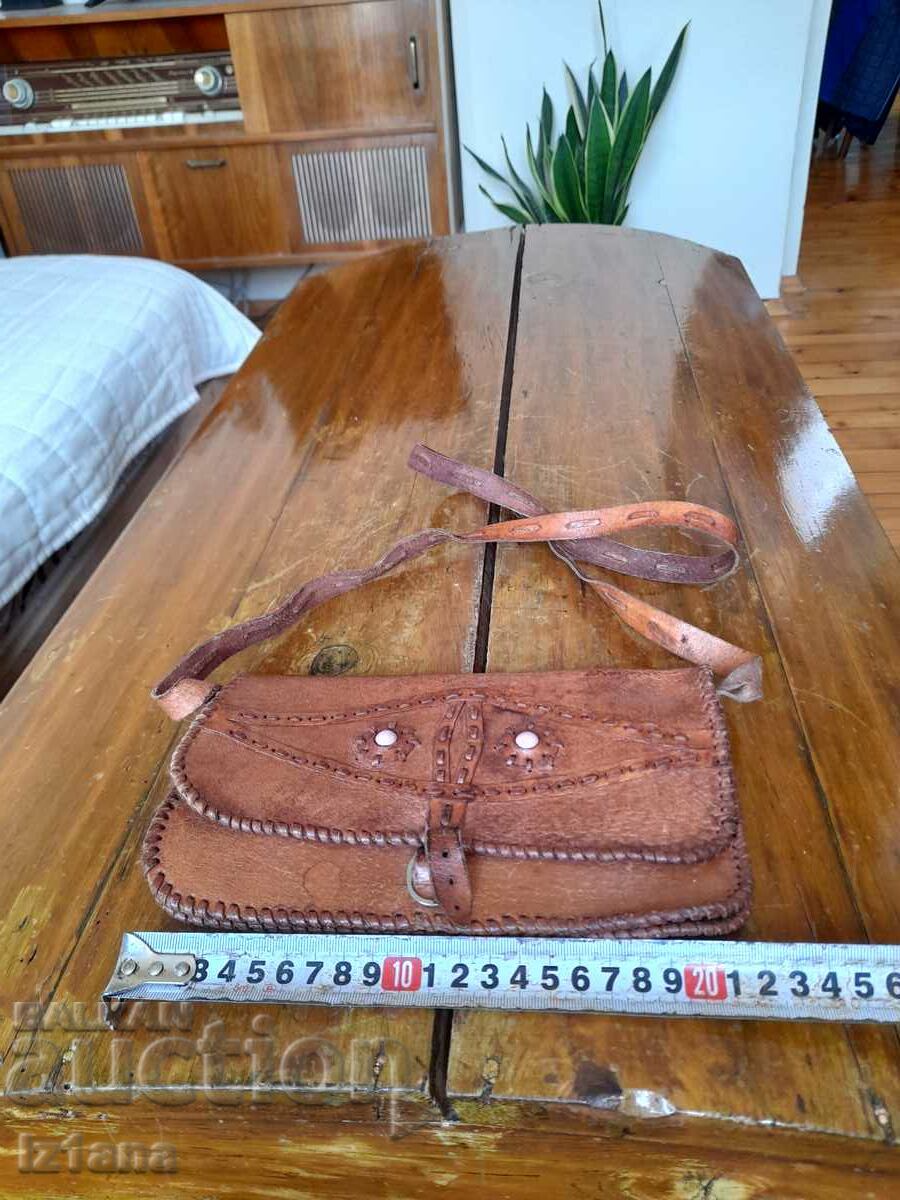 Old lady's leather bag with price 30.00 BGN | € 15.34