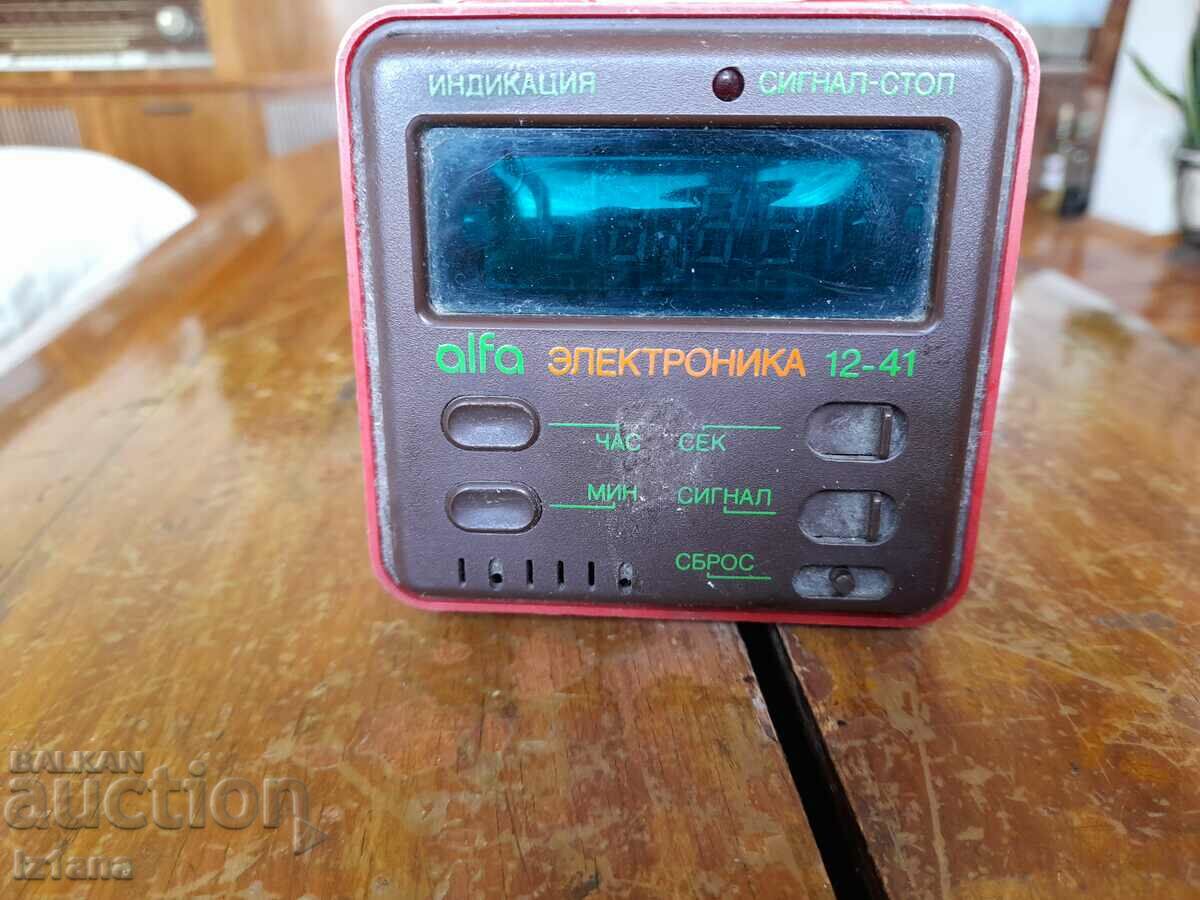 Παλιό επιτραπέζιο ρολόι Electronics 12-41 με τιμή 20.00 BGN | € 10.23