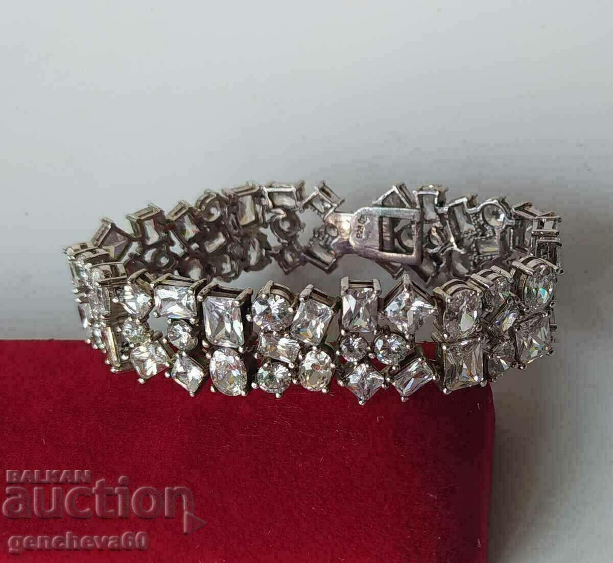 UNIQUE Silver bracelet with crystal markings