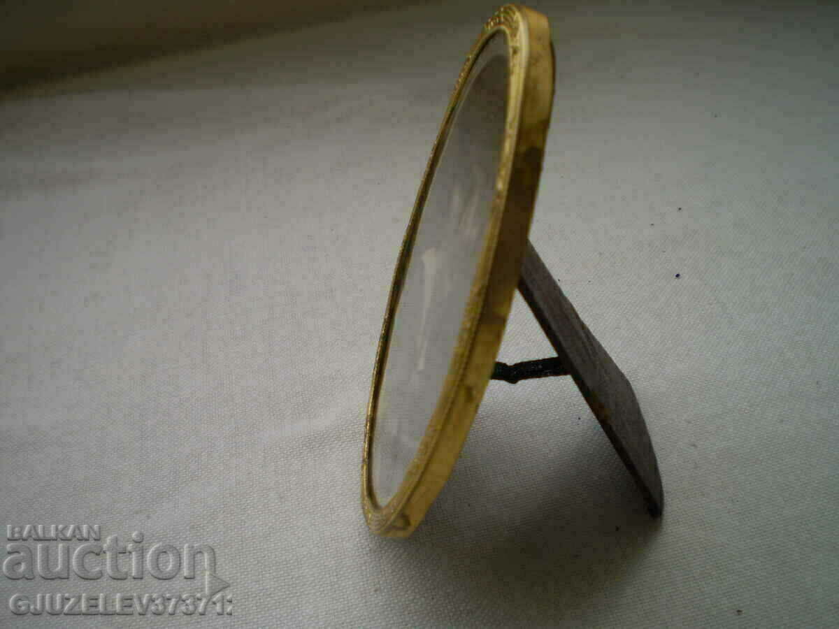 19th century oval tabletop bronze picture frame - 6 19th century oval tabletop bronze picture frame - 6