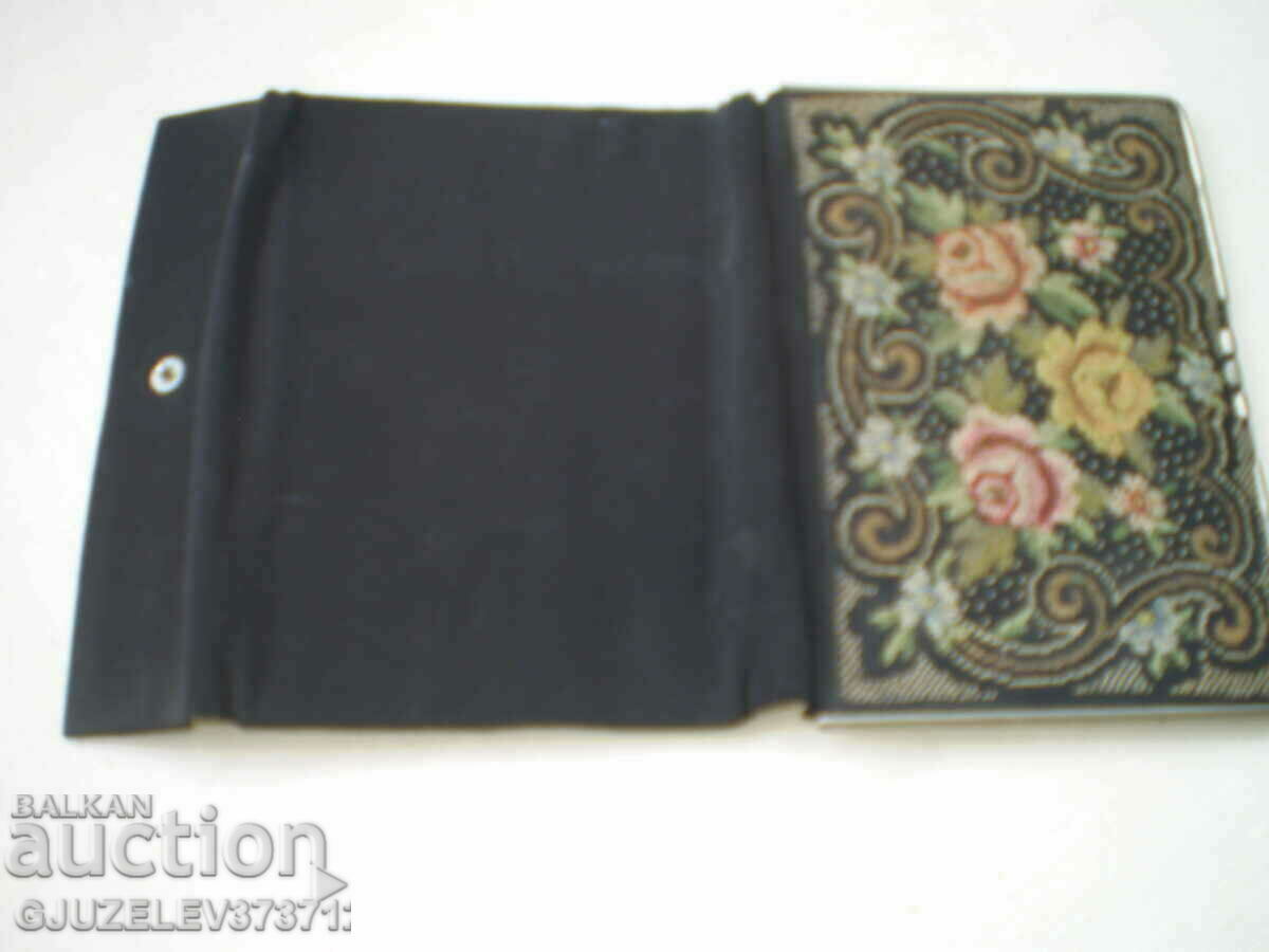 19th century hand embroidered toiletry purse - 7 19th century hand embroidered toiletry purse - 7