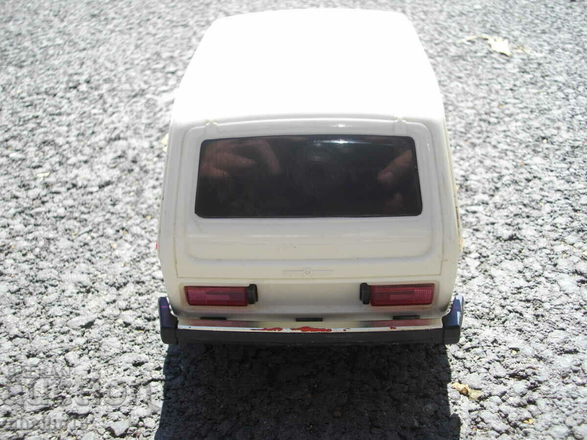 Auction  USSR PLASTIC TROLLEY LADA NIVA GAI LADA NIVA