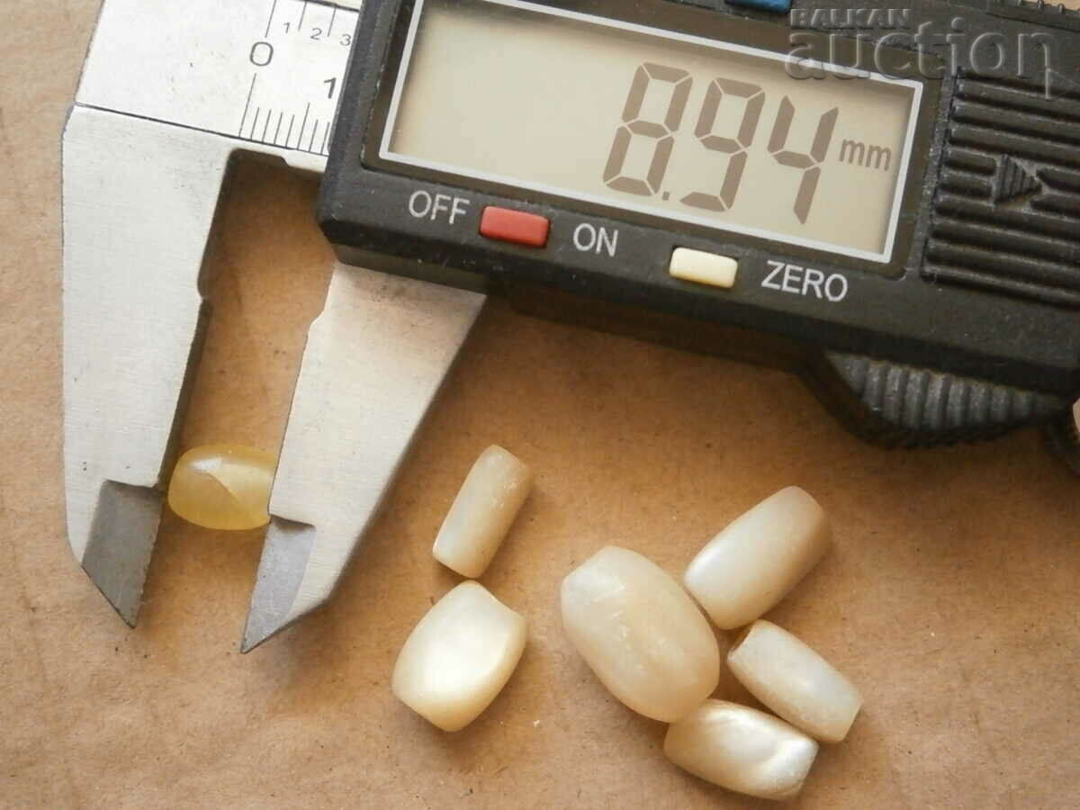 Delivery of Mother-of-pearl beads for a mother-of-pearl rosary Delivery of Mother-of-pearl beads for a mother-of-pearl rosary