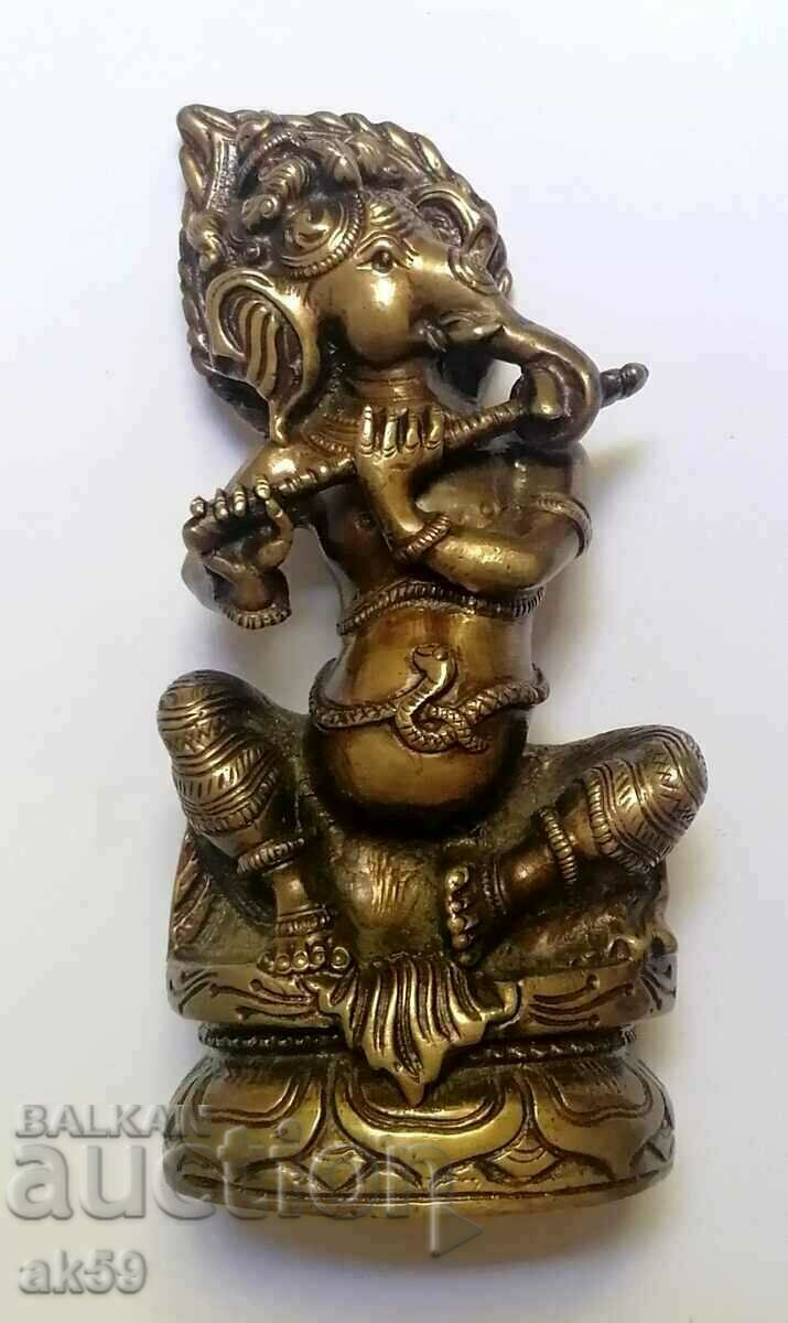 Muzician Ganesha - figurina veche - bronz mic din plastic.