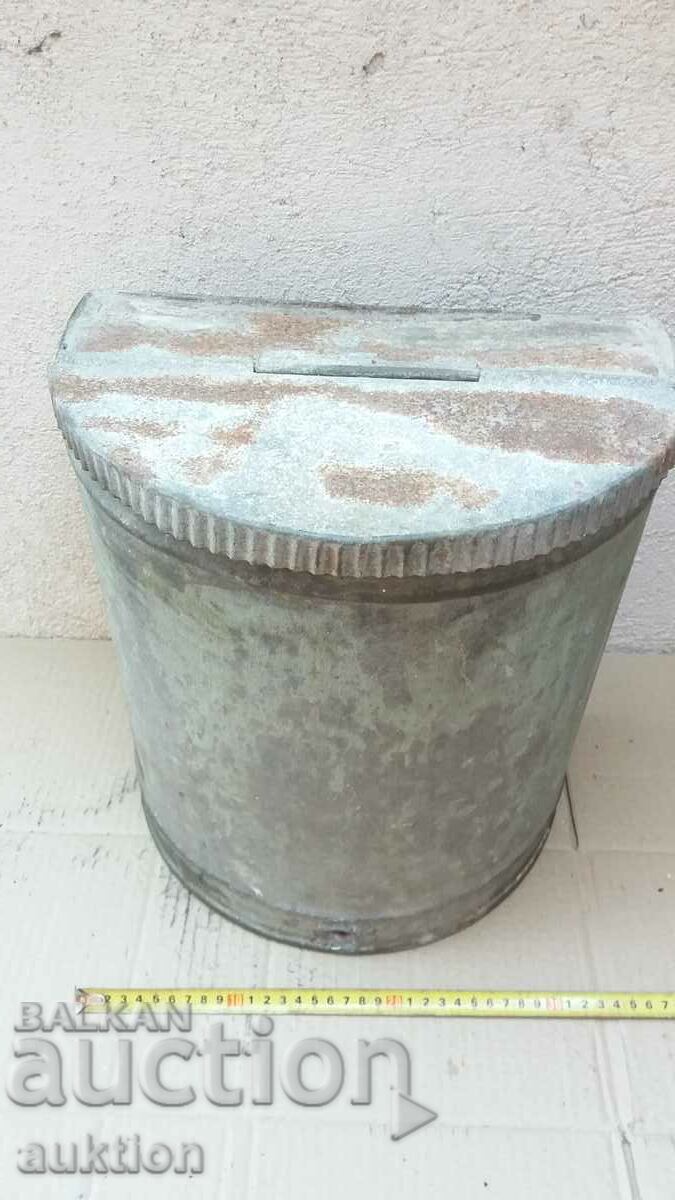 Auction METAL SOC. WASHBASIN, WATER TANK, SINK Auction METAL SOC. WASHBASIN, WATER TANK, SINK