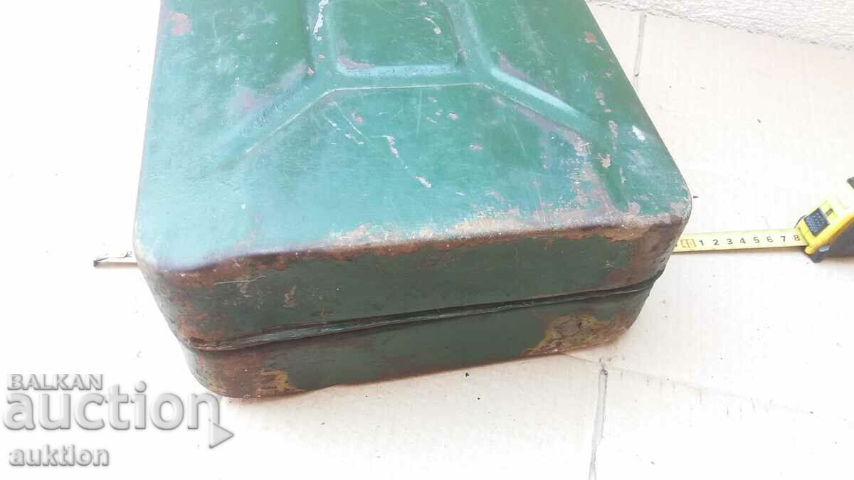 METAL CAN FOR FUEL 10 LITERS - 6 METAL CAN FOR FUEL 10 LITERS - 6