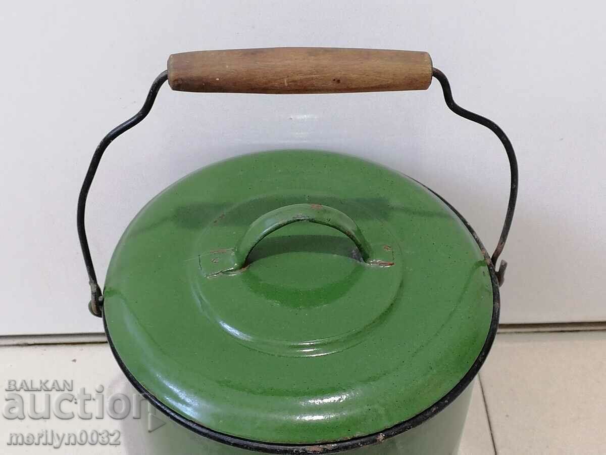 Auction  Enamelled court of the social times, enamel