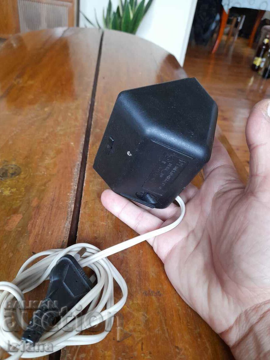 Παράδοση Παλιό επιτραπέζιο ρολόι Electronics 12-41A Παράδοση Παλιό επιτραπέζιο ρολόι Electronics 12-41A