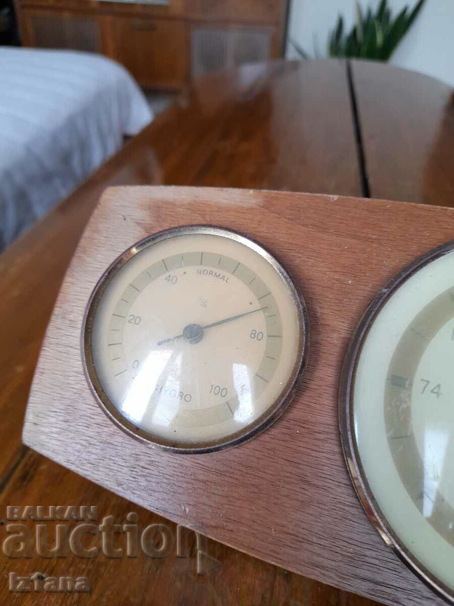 Delivery of Old weather instruments Delivery of Old weather instruments