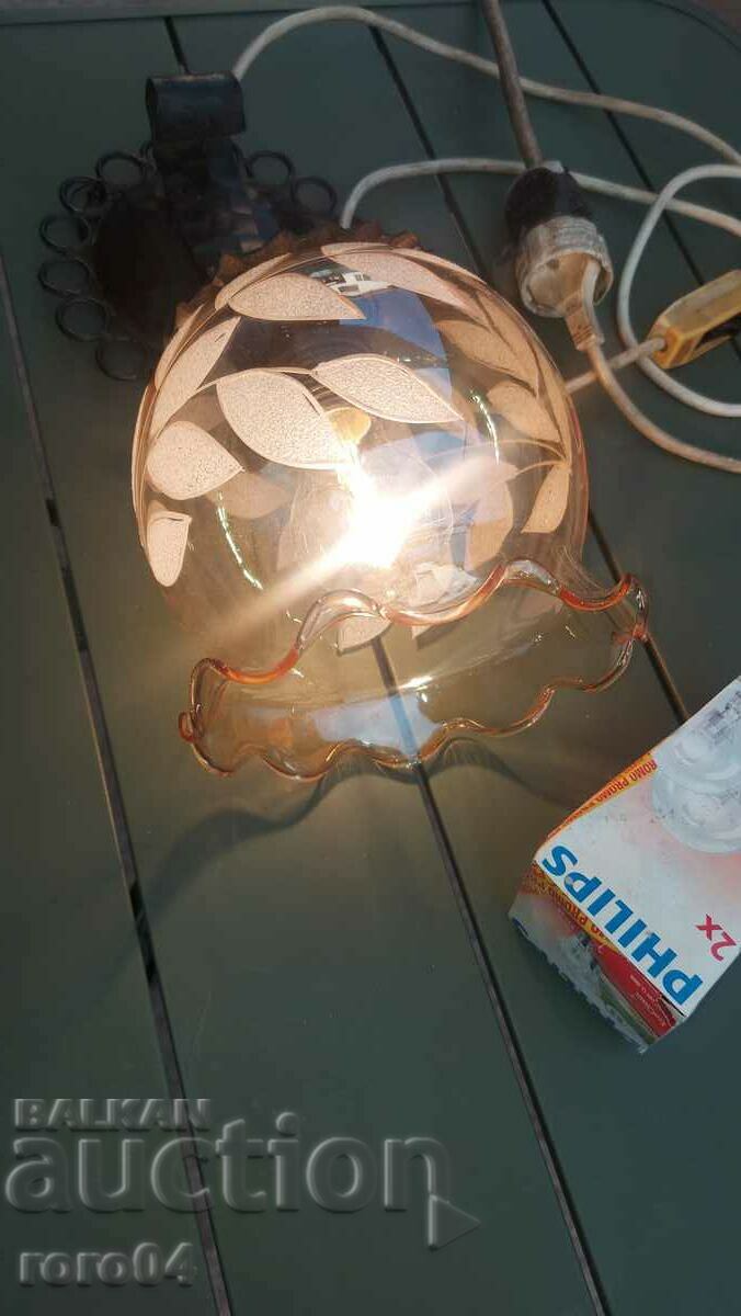 Auction SQUARE - LAMP - LANTERN - BULB Auction SQUARE - LAMP - LANTERN - BULB