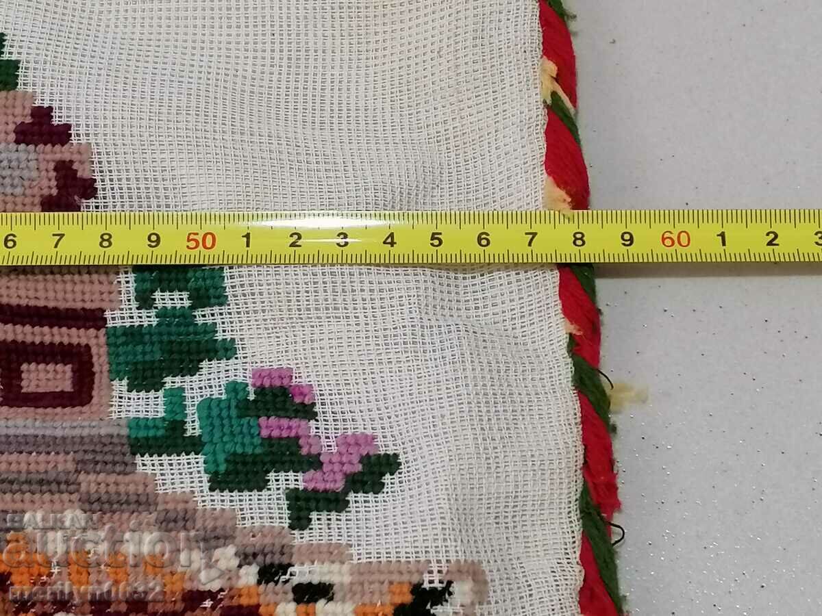 Delivery of Old embroidered pillowcase Delivery of Old embroidered pillowcase