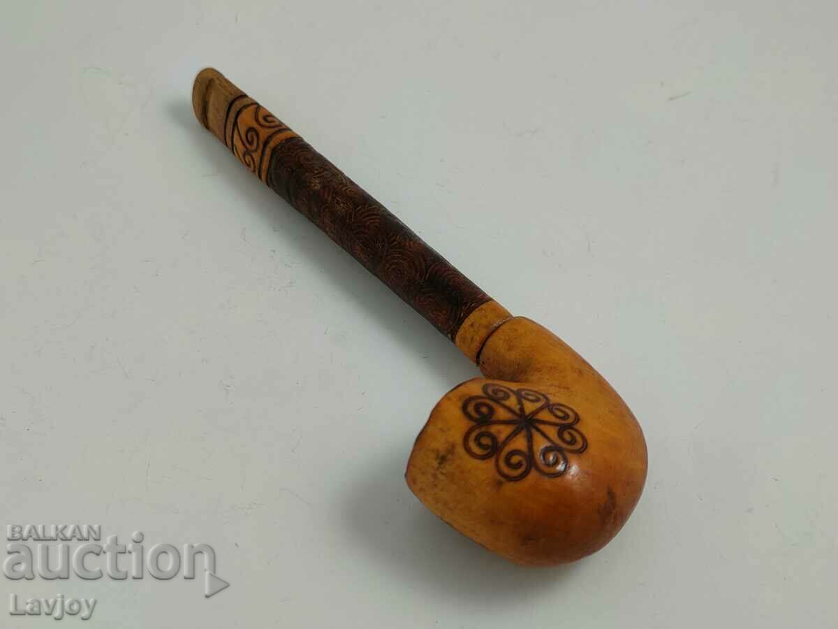 Old pyrographed wooden pipe with price 25.00 BGN | € 12.78