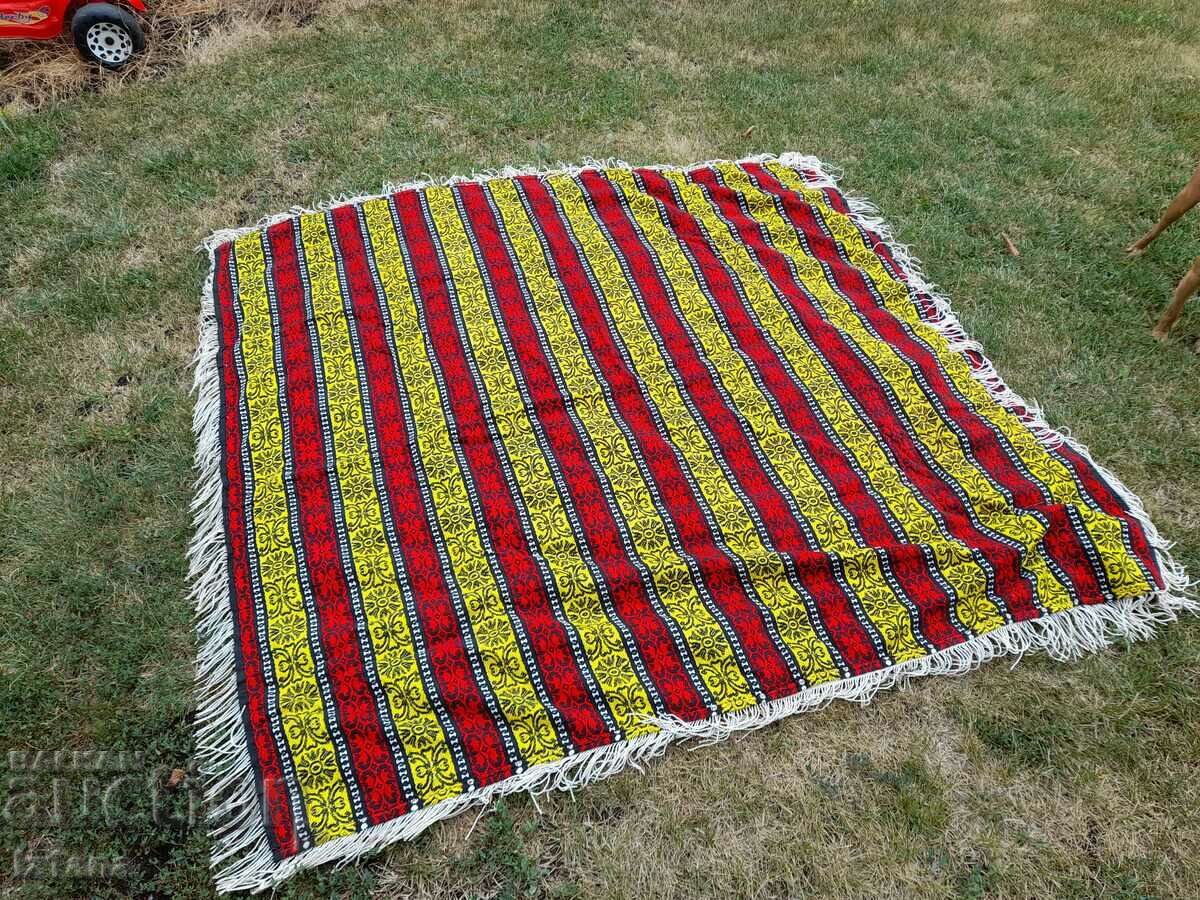 Δημοπρασία Παλιά τραπεζομάντιλο Δημοπρασία Παλιά τραπεζομάντιλο