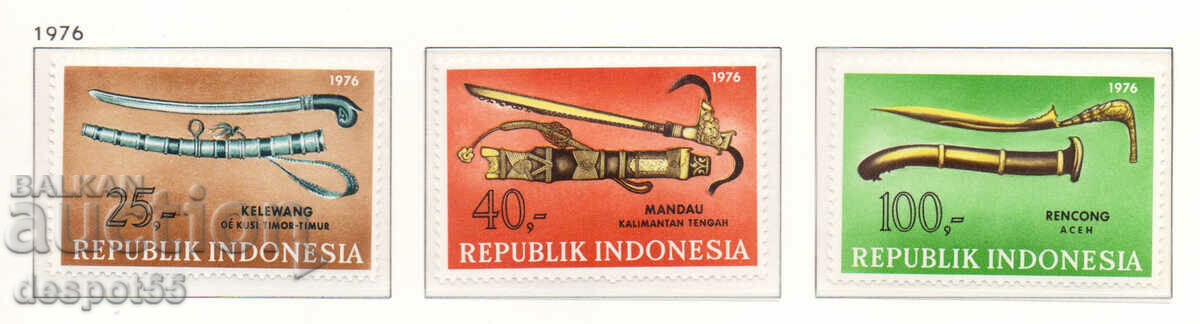 1976. Ινδονησία. Τέχνη και Πολιτισμός - Στιλέτα και θηκάρια.