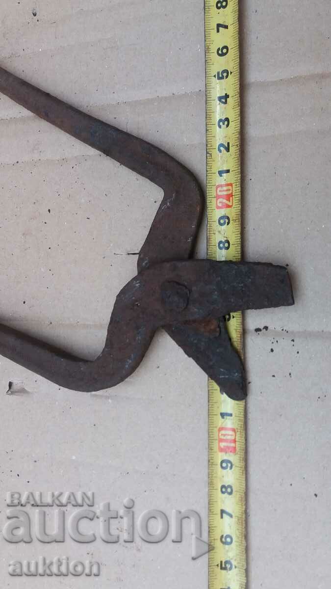 OLD WROUGHT SCISSORS - INTERESTING - 5