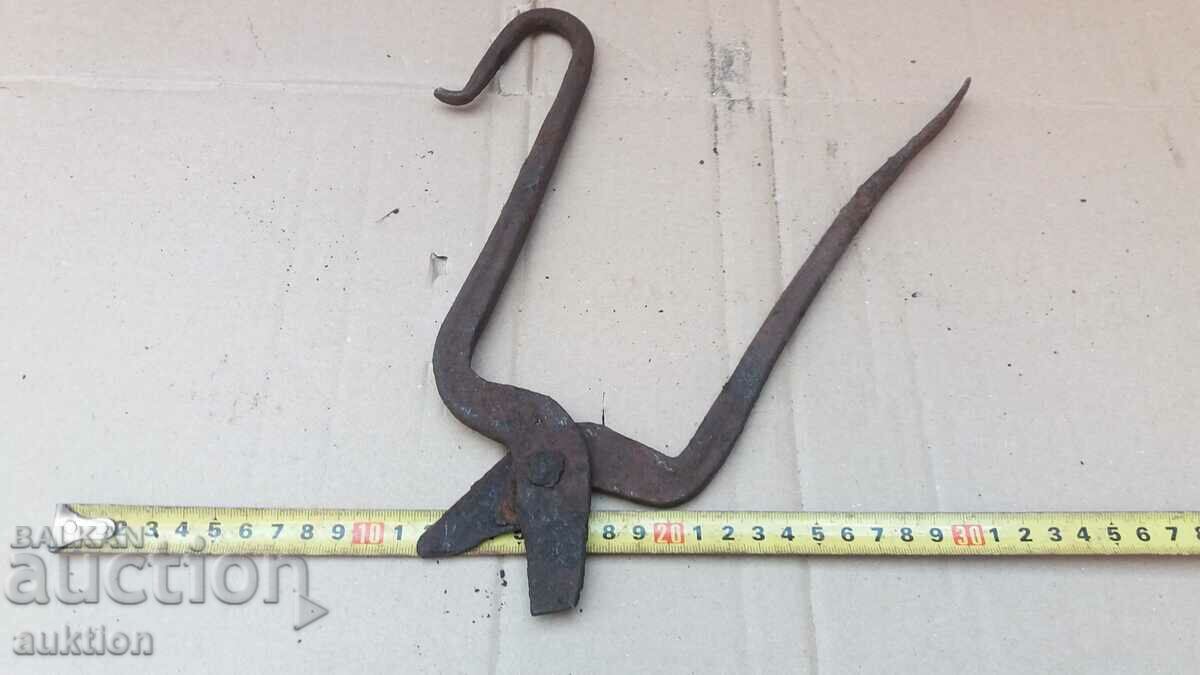 OLD WROUGHT SCISSORS - INTERESTING - 6