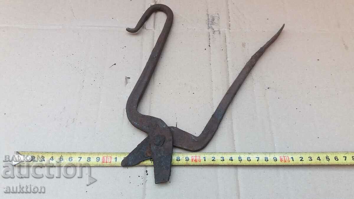 OLD WROUGHT SCISSORS - INTERESTING - 7