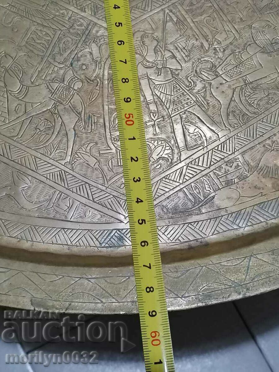 Παράδοση Διακόσμηση αραβικής κατσαρόλας από ορειχάλκινο σφυρήλατο χέρι της δεκαετίας του 1950 Παράδοση Διακόσμηση αραβικής κατσαρόλας από ορειχάλκινο σφυρήλατο χέρι της δεκαετίας του 1950