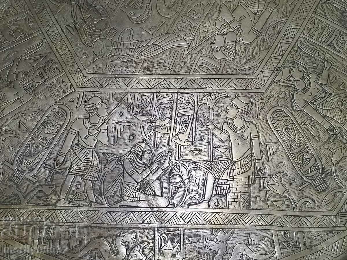 Διακόσμηση αραβικής κατσαρόλας από ορειχάλκινο σφυρήλατο χέρι της δεκαετίας του 1950 - 5 Διακόσμηση αραβικής κατσαρόλας από ορειχάλκινο σφυρήλατο χέρι της δεκαετίας του 1950 - 5