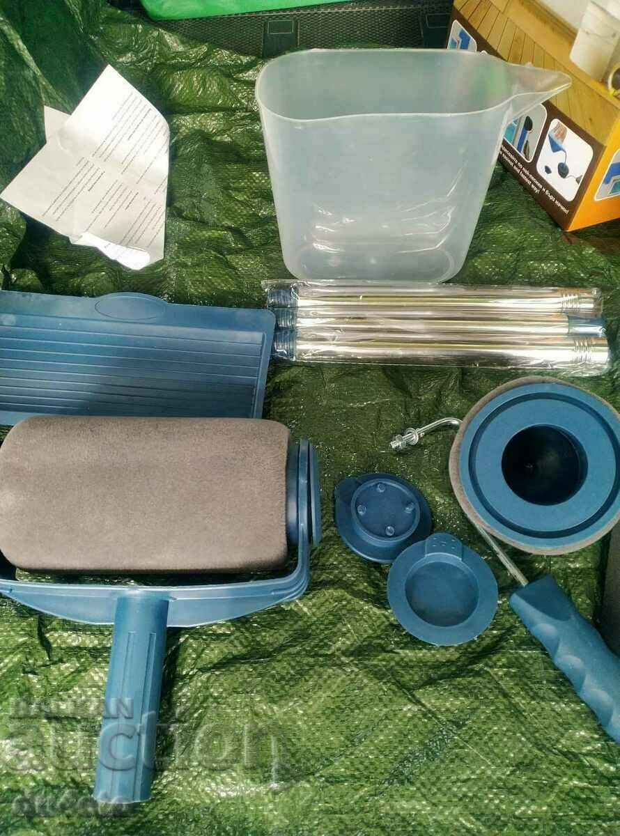 Set of roller system with tank and accessories for painter