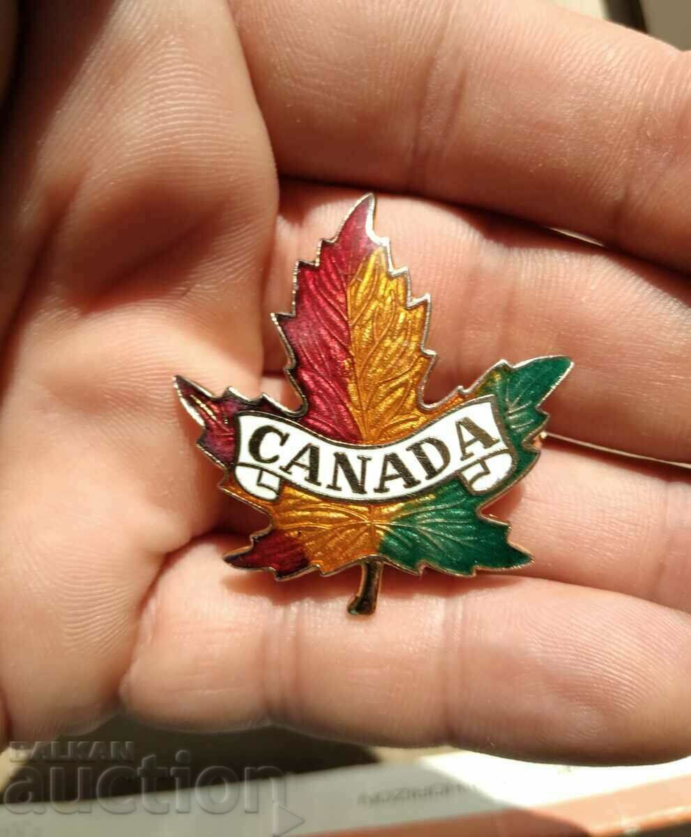 Auction 13735 Badge - coat of arms Canada Maple leaf - bronze enamel Auction 13735 Badge - coat of arms Canada Maple leaf - bronze enamel