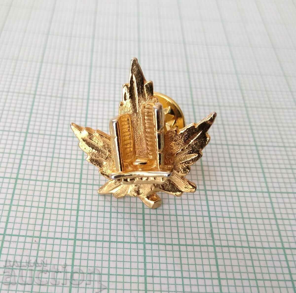 Delivery of 13736 Badge - coat of arms Canada Maple leaf Delivery of 13736 Badge - coat of arms Canada Maple leaf