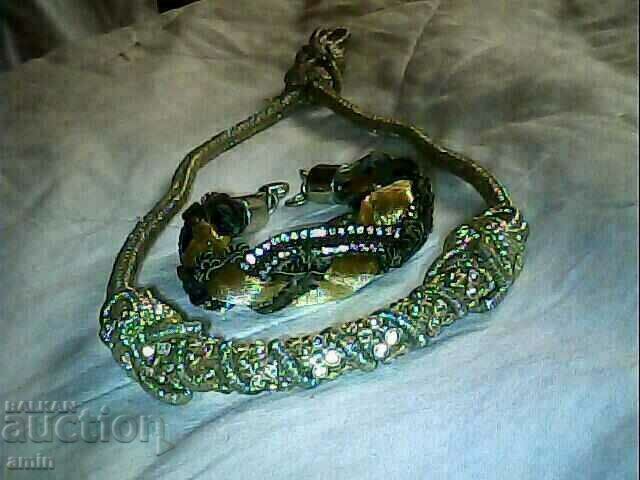 Auction a beautiful necklace is a bracelet with crystals for costume Auction a beautiful necklace is a bracelet with crystals for costume