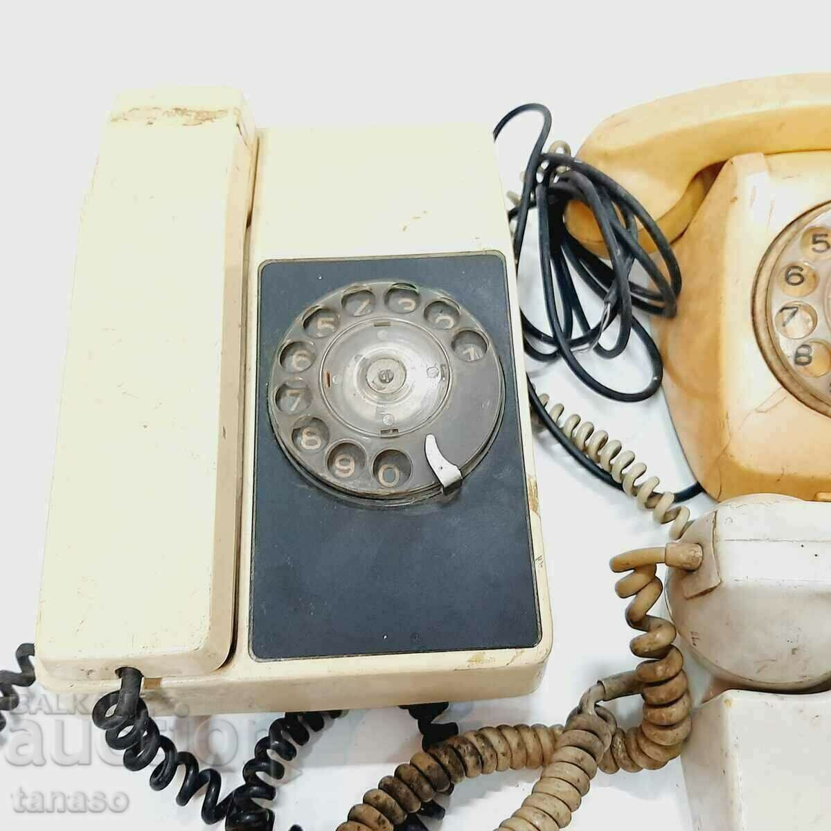 Auction THREE OLD SOCIAL PHONES WITH WASHER(7.5) Auction THREE OLD SOCIAL PHONES WITH WASHER(7.5)