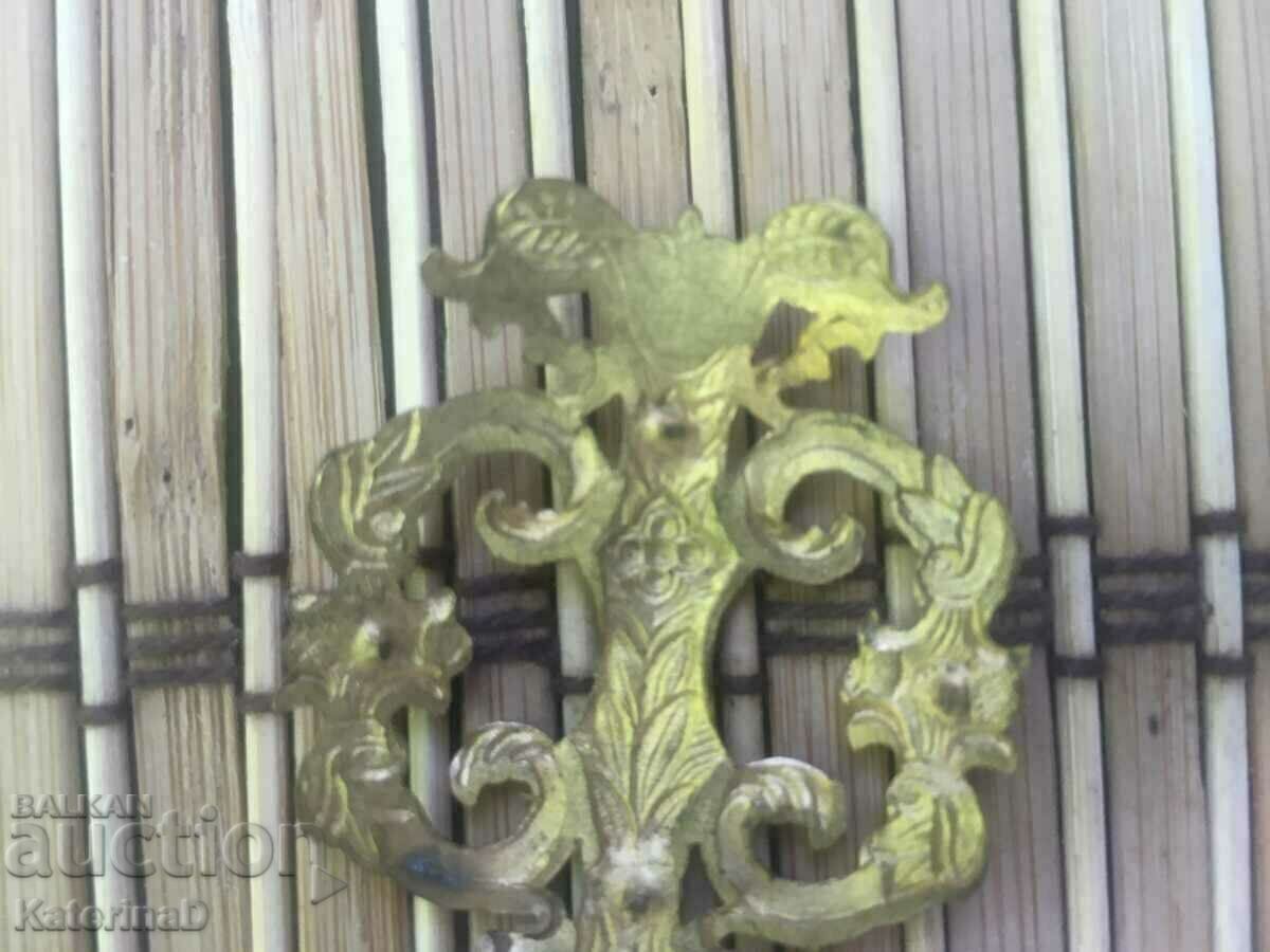 Delivery of Ferdinand 1 monogram / epaulette appliqué Delivery of Ferdinand 1 monogram / epaulette appliqué