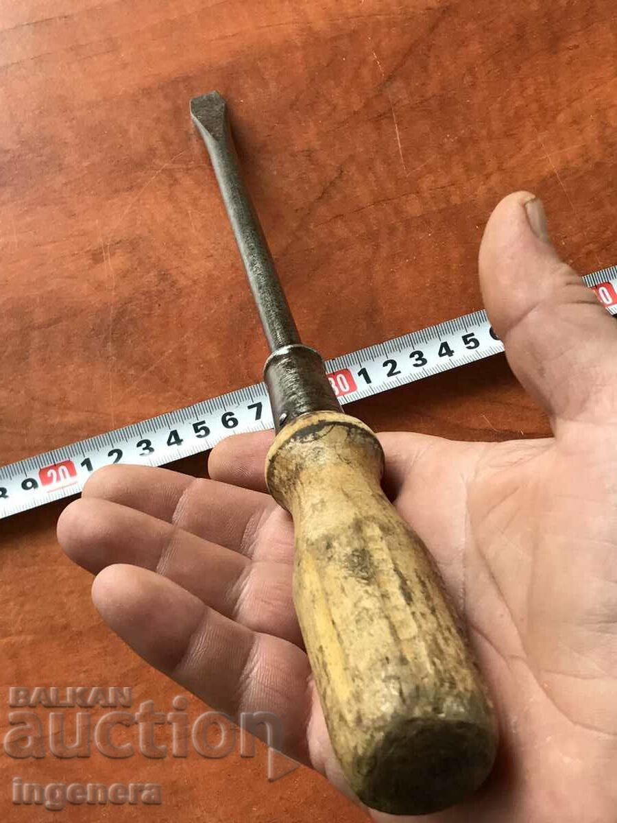 SCREWDRIVER STRONG TOOL HUGE AND STURDY BRAND with price 23.00 BGN | € 11.76 SCREWDRIVER STRONG TOOL HUGE AND STURDY BRAND with price 23.00 BGN | € 11.76