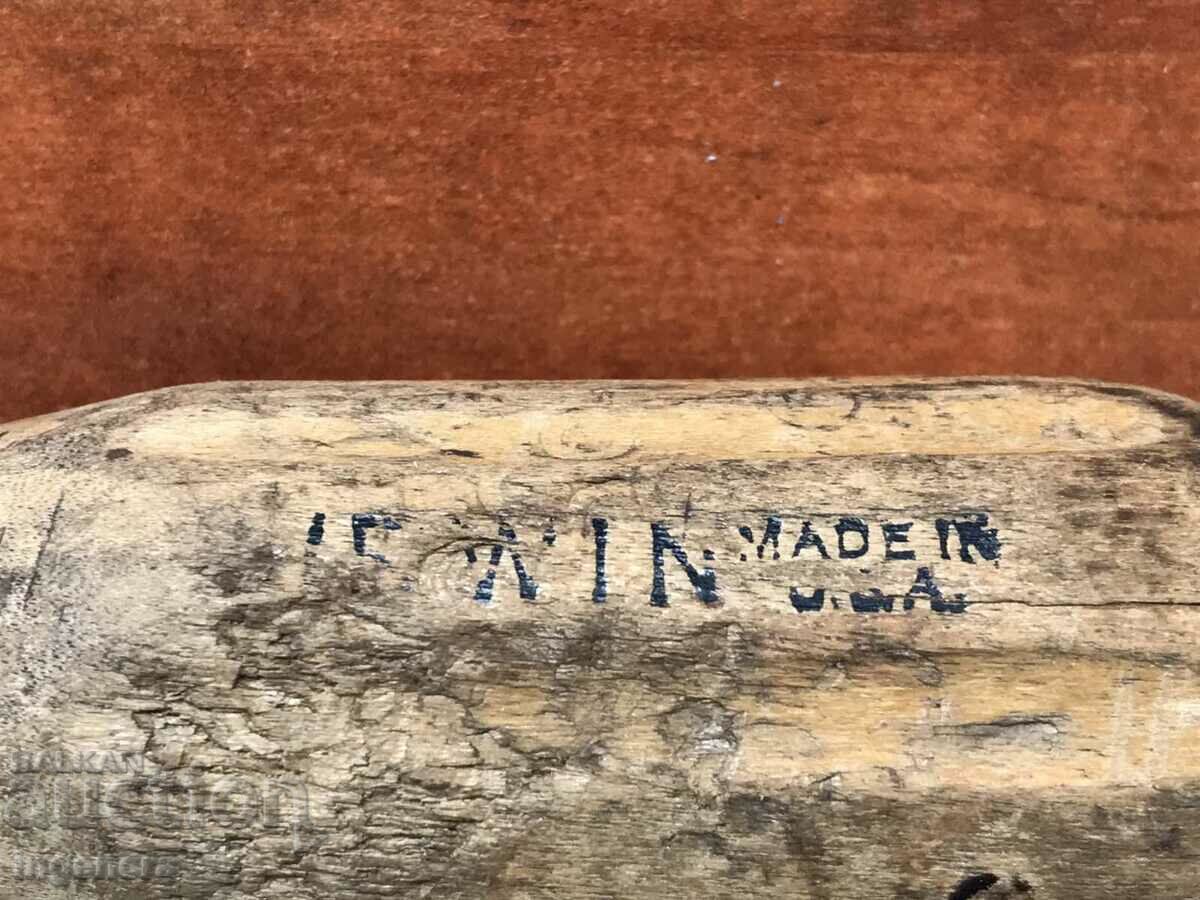 Auction SCREWDRIVER STRONG TOOL HUGE AND STURDY BRAND Auction SCREWDRIVER STRONG TOOL HUGE AND STURDY BRAND