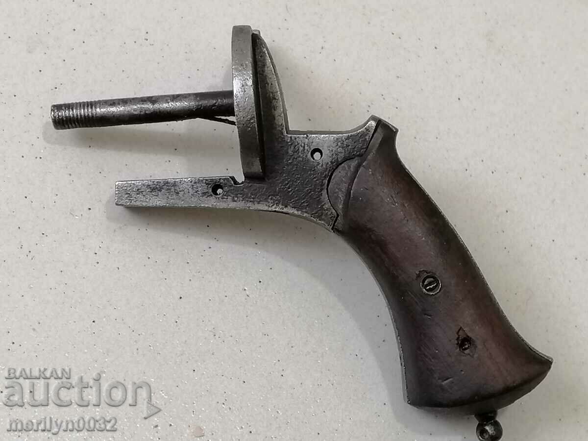 Mâner revolver Lefoucher piesa carbonizată capac ax cu preț € 109.90 | 214.95 BGN