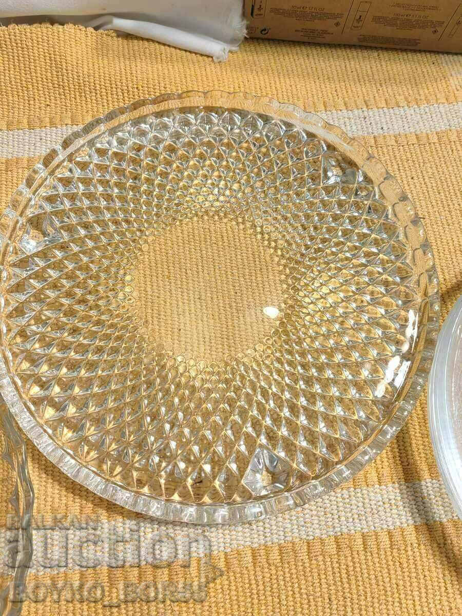 Licitație NOU! 5 farfurii frumoase Duralex + 2 farfurii superbe de cristal