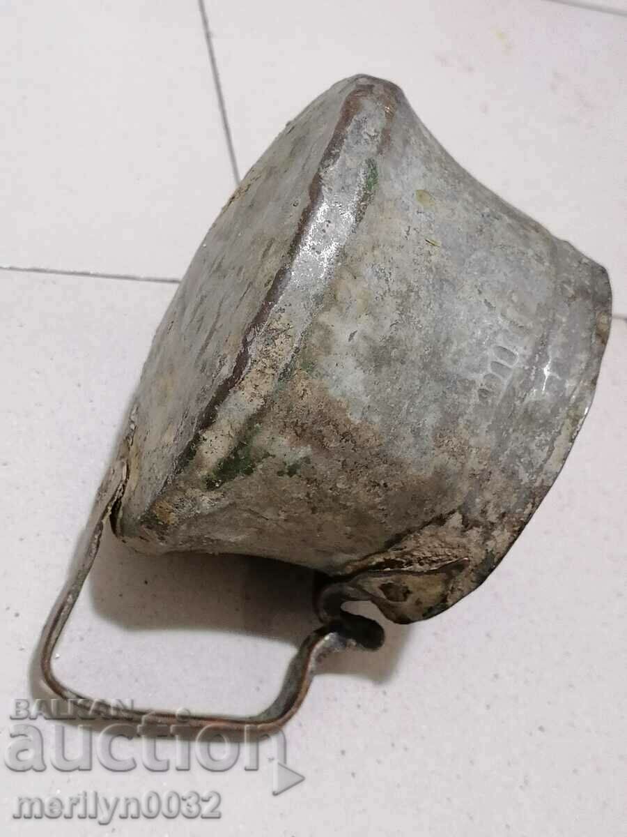 Auction Old tinned jug, pit, copper, cauldron, cauldron Auction Old tinned jug, pit, copper, cauldron, cauldron