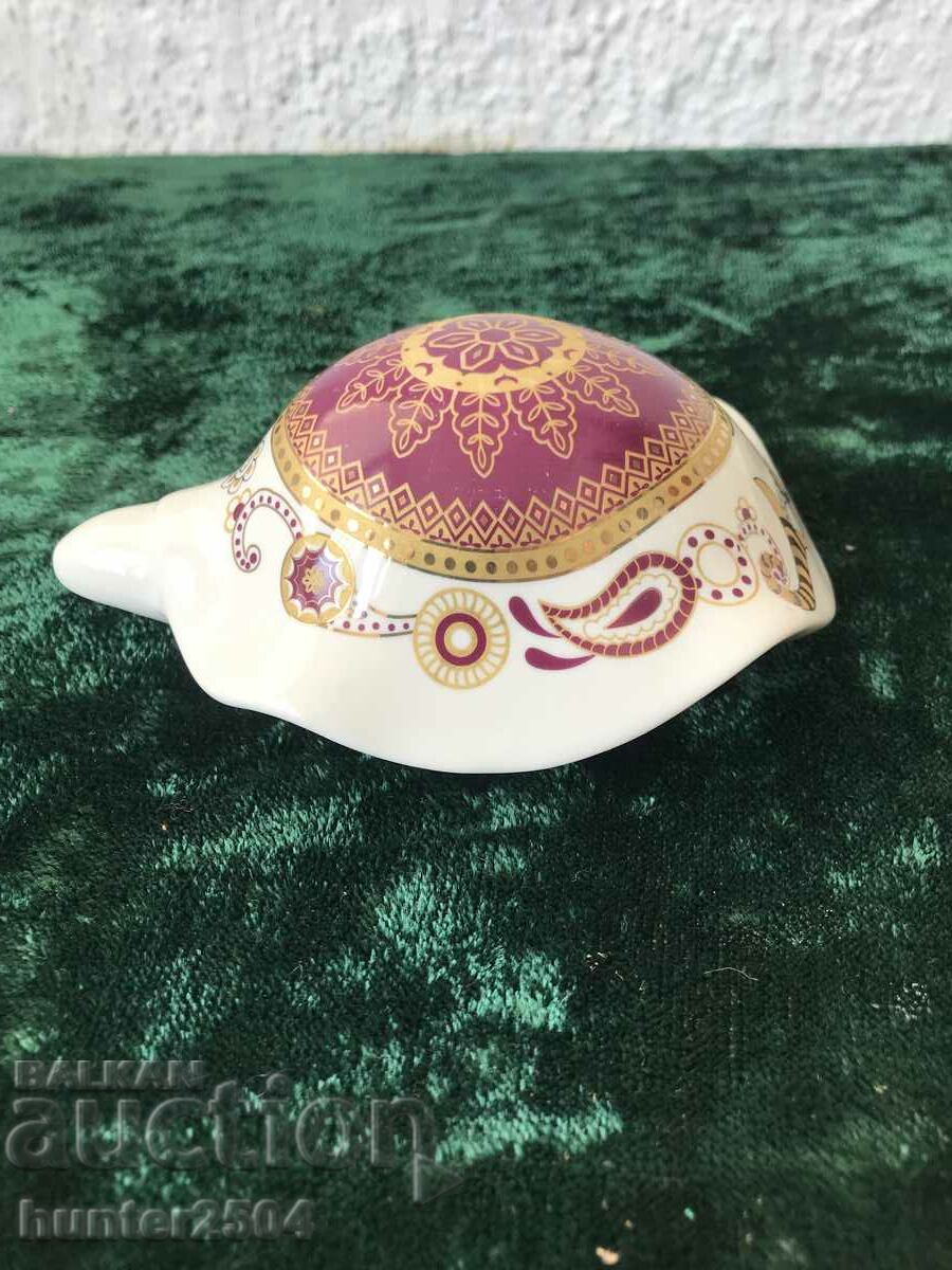 Auction  Tortoise-Limoges, 13/9 cm
