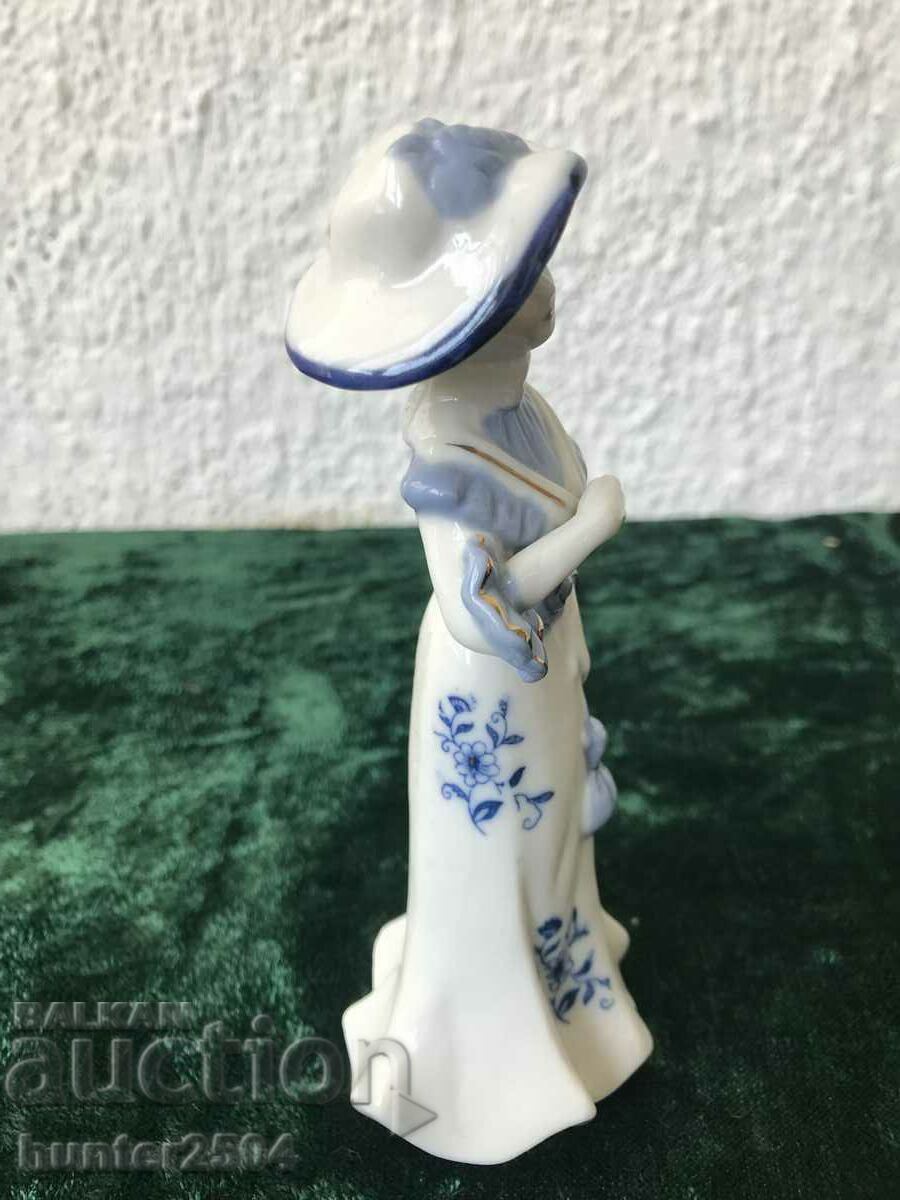 Lady with a hat-16 cm with price 24.95 BGN | € 12.76 Lady with a hat-16 cm with price 24.95 BGN | € 12.76