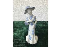 Lady with a hat-16 cm