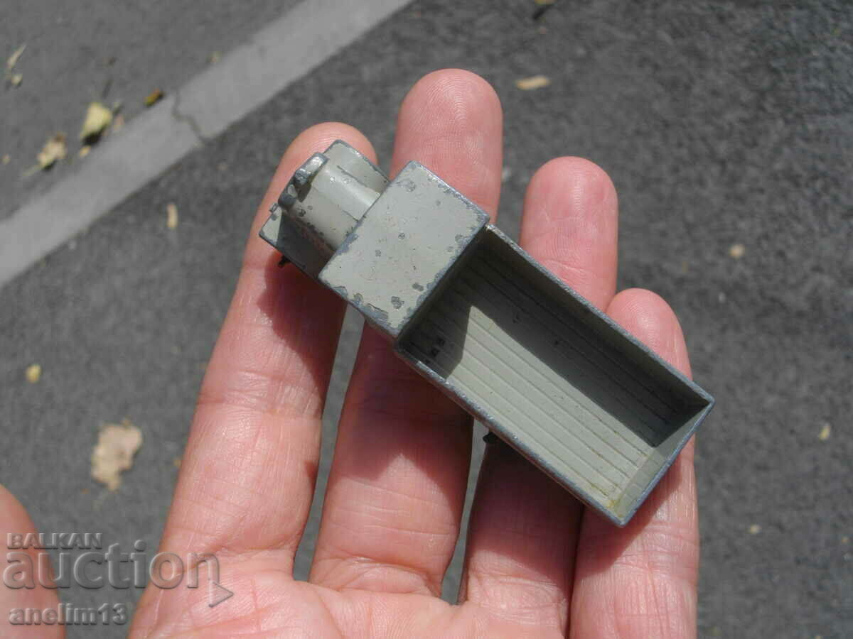 ENGLAND LESNEY METAL TROLLEY - 5 ENGLAND LESNEY METAL TROLLEY - 5